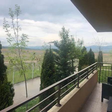 Spacious, 2 Bed Apt, Orchid Apartment *